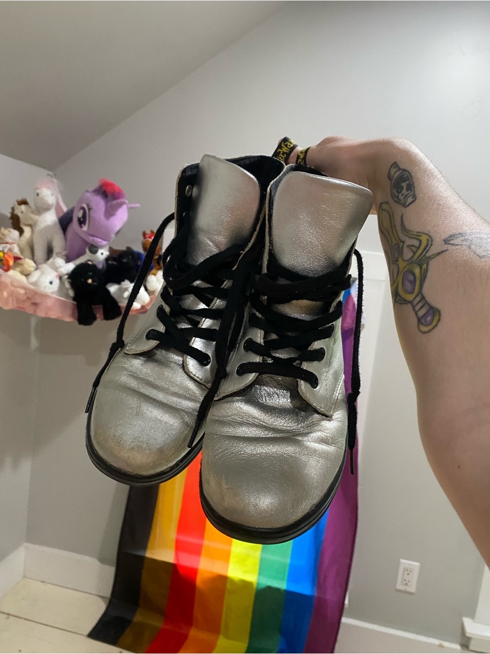 silver leyton dr. martens
